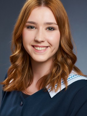 Küzmös Laura